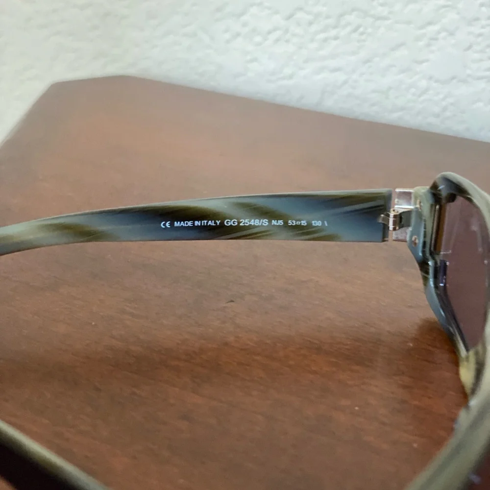 Vintage GUCCI Sunglasses - Picture 3 of 6